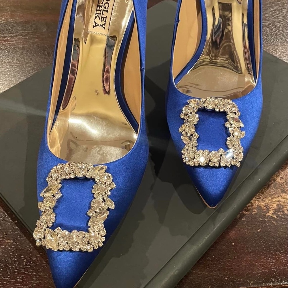 Cher Crystal Embellished Pump BADGLEY MISCHKA COLLECTION Sz 8.5